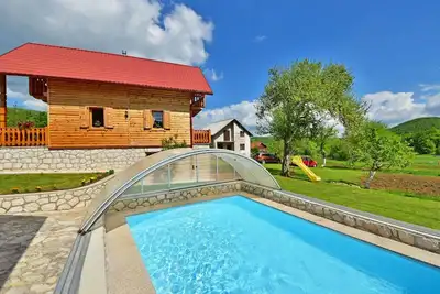 Image de Maison de vacances privée avec Wifi, piscine, Tv, terrasse, animaux admis, vue panoramique, parking