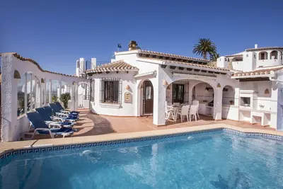 Image de Belle maison de vacances privée avec climatisation, Wifi, piscine privée, Tv, patio et parking