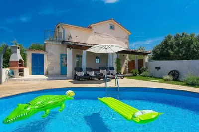 Image de Maison de vacances avec climatisation, piscine privée, Wifi, Tv, terrasse, vue panoramique, parking