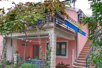 Image de Appartement de deux chambres avec la terrasse Rogoznica (A-15876-a)