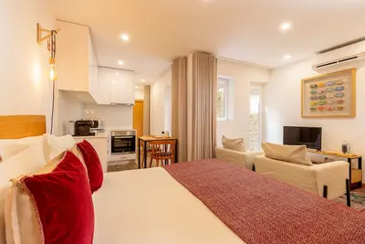 Image de Studio au Rez-de-chaussée avec Terrasse