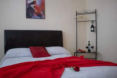 Image de Moderne, élégant et immense North London 6 chambres à coucher Maison, 17 personnes. Récemment rénové