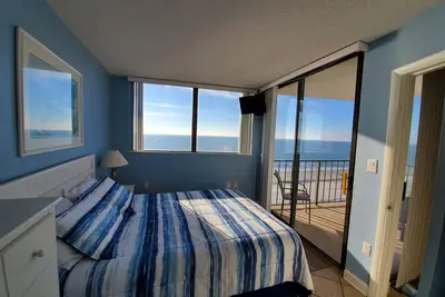 Image de Superbe unité de coin Penthouse face à la mer 2br / 2ba! Super tarifs, vues et commentaires