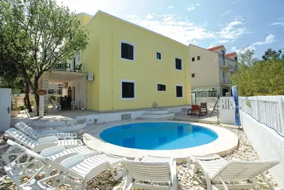 Image de Dragan's Den - Appartement pour 15 personnes