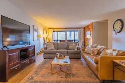 Image de Tarif réduit! Magnifique condo mis à jour au coeur de Breck