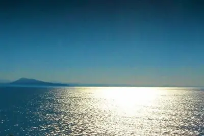 Image de Vue Exceptionnelle et Panoramique à 180 ° sur Océan