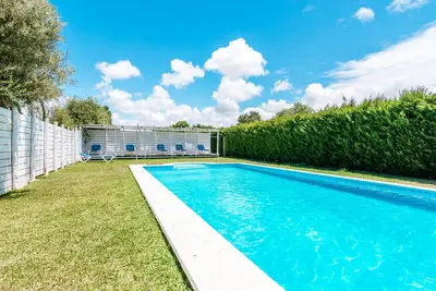 Image de Maison de vacances moderne \"El Madroño\" avec piscine