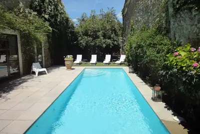 Image de Gîte charme en pierre, piscine chauffée, jardin clos, 8 personnes