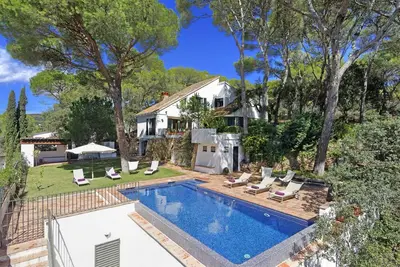 Image de La Casona-villa avec piscine privée dans le centre de Tamariu-Costa Brava