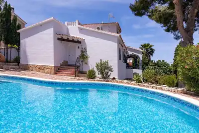 Image de Belle maison de vacances privée avec climatisation, piscine privée, Wifi, Tv, patio, parking