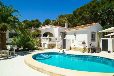 Image de Maison de vacances privée avec piscine privée, climatisation, Wifi, Tv, terrasse, parking