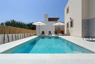 Belle maison de vacances privée avec climatisation, piscine privée, Wifi, Tv et patio