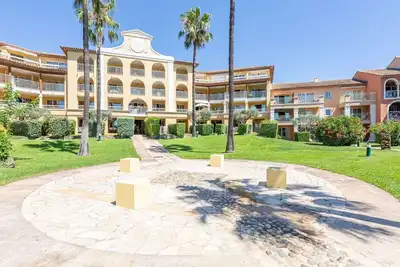 Image de Joli appartement pour 4 personnes avec Wifi, piscine, Tv, terrasse, animaux admis et parking