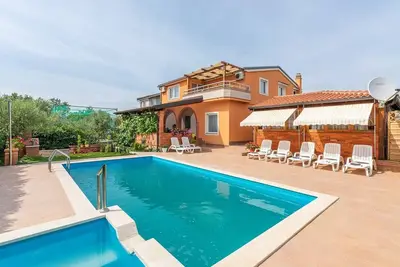 Image de Complexe d'appartements Villa Visnjan avec piscine \/ Appartement 1 chambre Visnjan Ii avec balcon