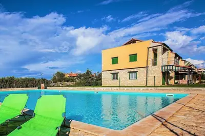 Zanella avec piscine au Resort Gedici