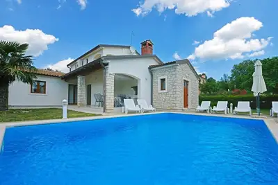 Image de Villa Paris Iv avec piscine privée