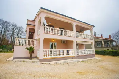 Image de Appartement 2 Chambres Koraca Avec Balcon Près de Sveti Lovreč