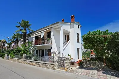 Image de Complexe d'appartements Nevia \/ Appartement 2 chambres Nevia Ii A4 avec jardin