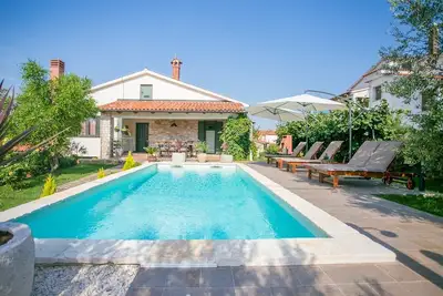 Image de Villa confortable Marinela avec piscine et jardin
