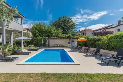 Image de Complexe Mali Maj Kai avec piscine commune \/ Appartement 2 chambres Kai I B4a avec piscine commune et jardin