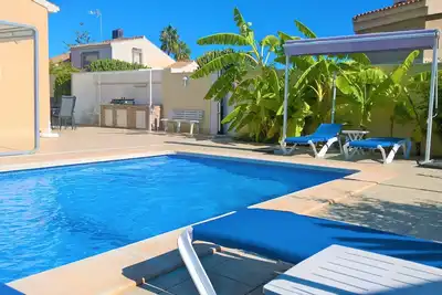 Image de Plages à 500 m, Villa climatisée, piscine privée\/chauffée, jardin clôturé et Bbq