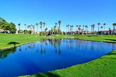 Image de Magnifique vue sur le lac et le parcours de golf! Aucune taxe pour les séjours de 27 nuits ou plus.