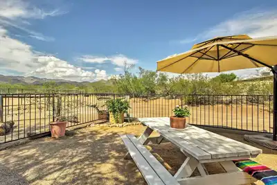 Image de Nouveau! ‘All Tucked In’ Tucson Casita w / Mtn. Vues!