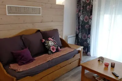Image de Joli appartement dans une résidence 3* calme et arborée au pied des montagnes