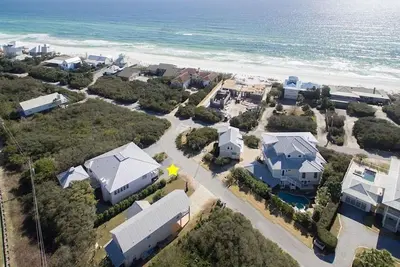 Image de 30a, 6 Bdrm in Dune Allen Beach / Pas Du Sable! Carriage House & Studio Apt Incl!