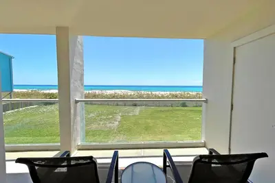 Image de Magnifiquement décoré et confortable Gulf Front Condo