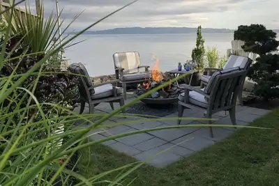 Image de Glorious Waterfront Guesthouse et Cabana avec patio, jardin et terrasse