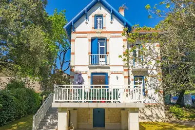 Image de Belle maison de vacances privée pour 10 personnes avec Wifi, Tv, terrasse et parking