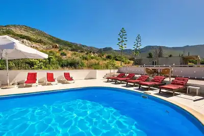 Image de Bel appartement avec Wifi, climatisation, piscine, terrasse, animaux admis et parking