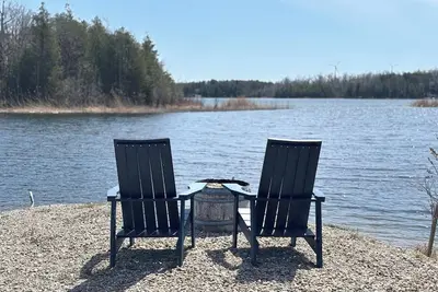 Image de Beau Blue Mountain Ski Haven sur le lac