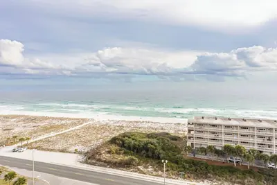 Image de Grand balcon avec vue directe sur le magnifique golfe du Mexique - une vue imprenable