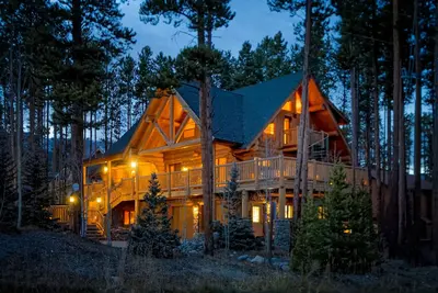Tarifs Walk to Slopes, Luxe Log Home, Close to Main Street, Voir réduit!