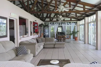 145 $ la nuit! Maison de luxe avec piscine sur Ocean! Ac, Wifi, Tv satellite, 3 chambres / 3 salles de bain