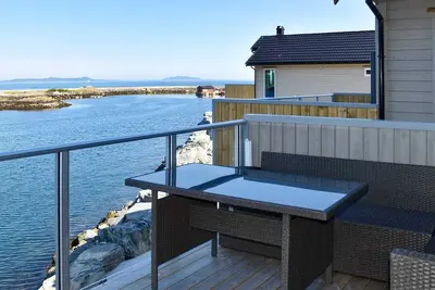 Image de Maison de vacances pour 10 a Brattvåg