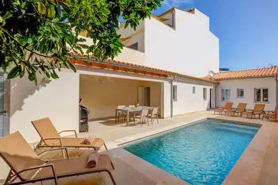 Ca la Tia Joanaina for six people with pool and Bbq