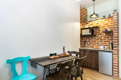 Image de Appartement au coeur de Tbilissi avec du vin maison exclusif gratuit