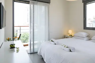 Image de Beach & City Center with Sea View by FeelHome