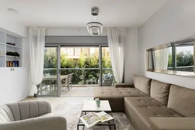 Image de Quiet Hideaway & Terrace near Beach by FeelHome