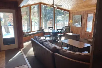 Image de Pine Cottage sur le lac Blass
