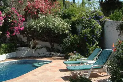 Image de Moulin converti de luxe avec piscine privée. 7 couchages