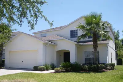 Image de Executive Villa w / piscine privée chauffée Conservation Area Surplombant, connexion Wi-Fi