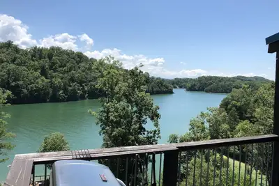 Image de Cabine privée et paisible au bord du lac, juste au nord des Smokey Mountains