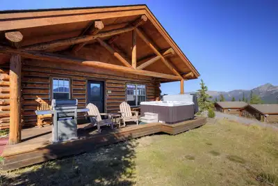 Image de Moonlight Club! Ski-in / Ski-out Cowboy Heaven Cabin w / meilleures vues dans Big Sky!