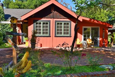 Image de Bibliothèque de l'artiste jardin appartement pour deux