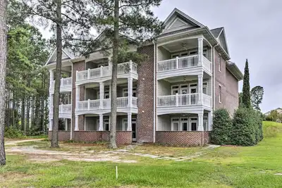 Image de Nouveau! Anderson Creek Resort Condo sur le terrain de golf!