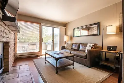 Image de Parfait condo 1Bd, grande terrasse d'observation avec vue imprenable sur la montagne / la piste de ski